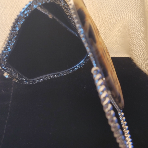 Leapord 4/3" Purse Shaped Compact Mirror Silver Tone Frame - Picture 4 of 8